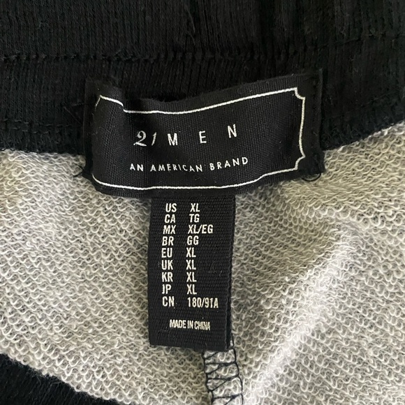Forever 21 (21 Men) Aztec Print Joggers (Size:XL, Color:Gray/Black - Picture 3 of 4